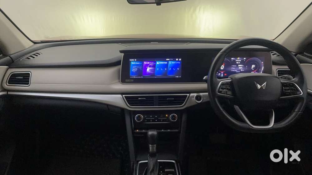 Mahindra Xuv700 2.0 Ax 7 Petrol At Luxury Pack Str, 2021, Petrol