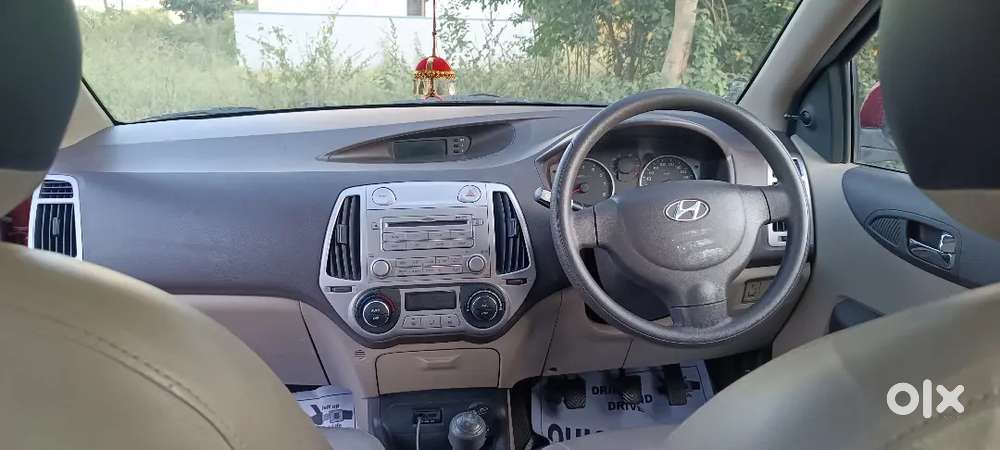 Hyundai New I20 2011 Petrol 33000 Km Driven