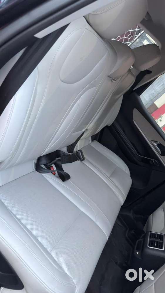 Mahindra Xuv700 2021 Petrol Well Maintained