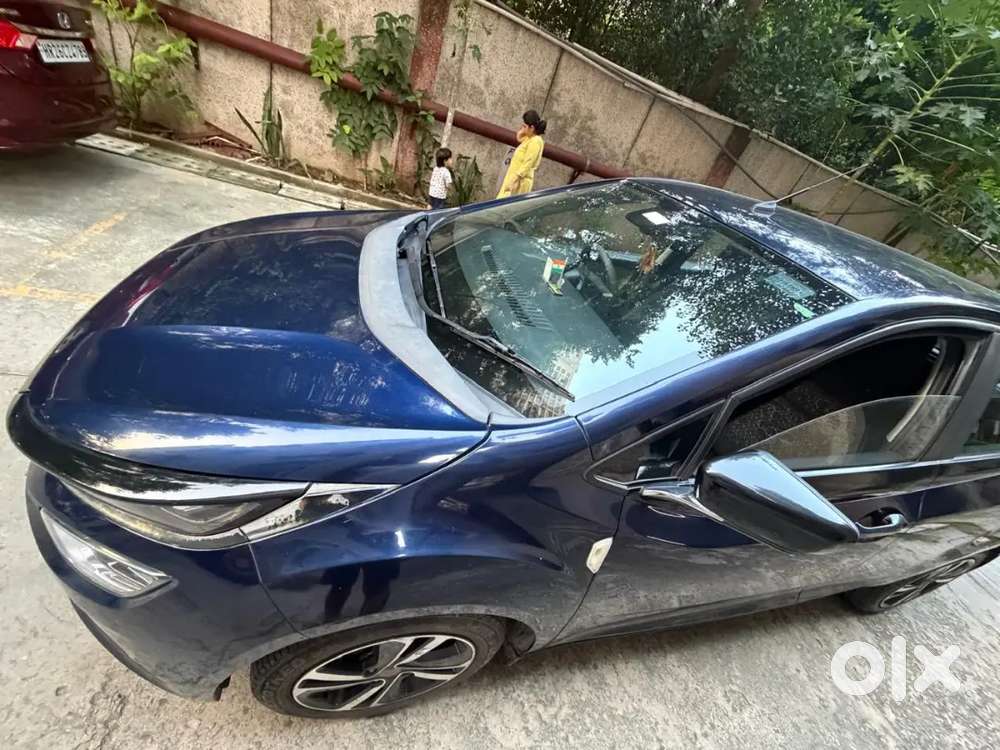 1st Owner Top Model Tata Altroz1.2 Xz 2023 Manual Petrol Premium Color