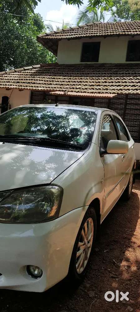 Toyota Etios V 2011