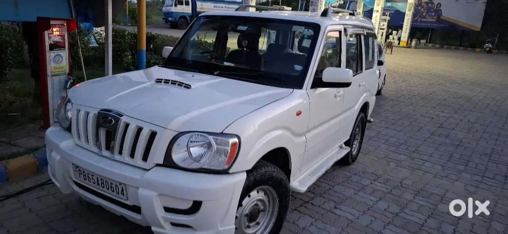 Mahindra Lx
