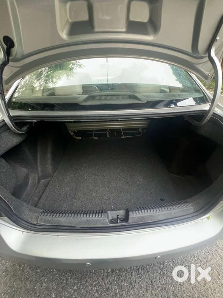 Volkswagen Vento 2010-2013 Petrol Highline, 2011, Petrol