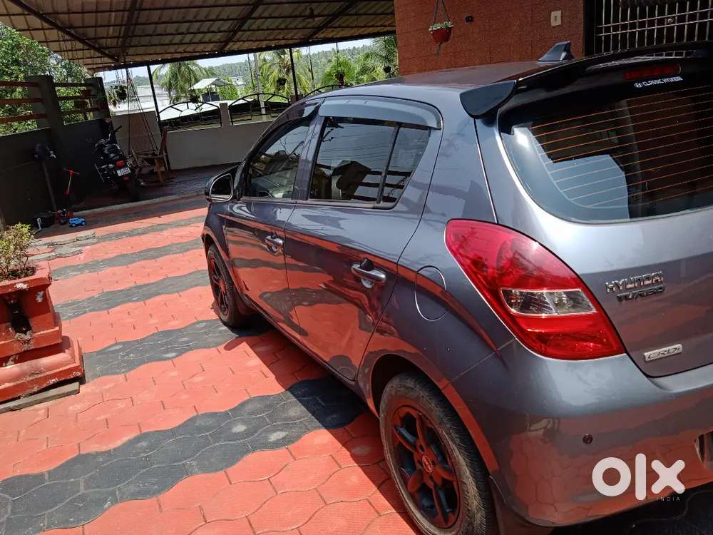 • Hyundai I20 2010 Diesel Well Maintained •
Less Kilometres Driven
