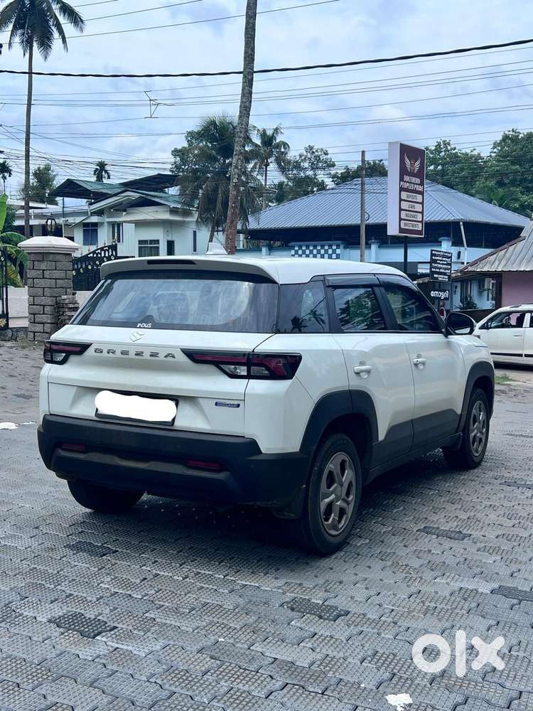 Maruti Suzuki Brezza 1.5 Vxi Smart Hybrid, 2023, Petrol
