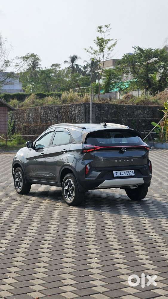 Tata Nexon Creative 1.2 Revotron Petrol 6 Mt, 2023, Petrol