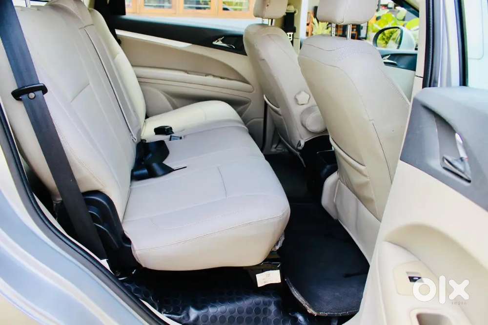 Mahindra Marazzo M6 Plus Low Kms