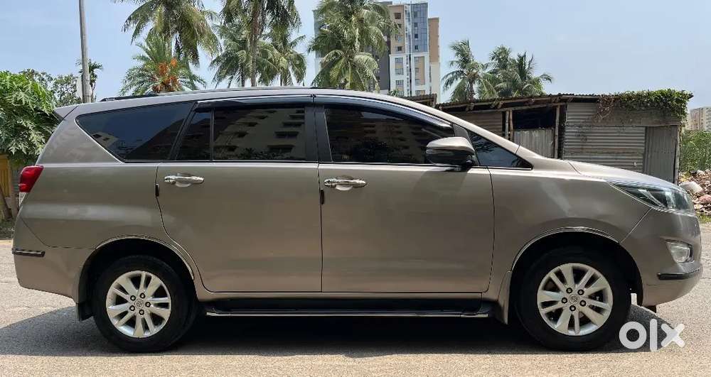 Toyota Innova Crysta 2.4g 8 Seater Lifetime Tax Paid Car