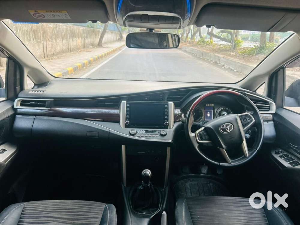 Toyota Innova Crysta 2.7 V, 2022, Petrol