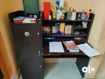 Kids study best sale table olx