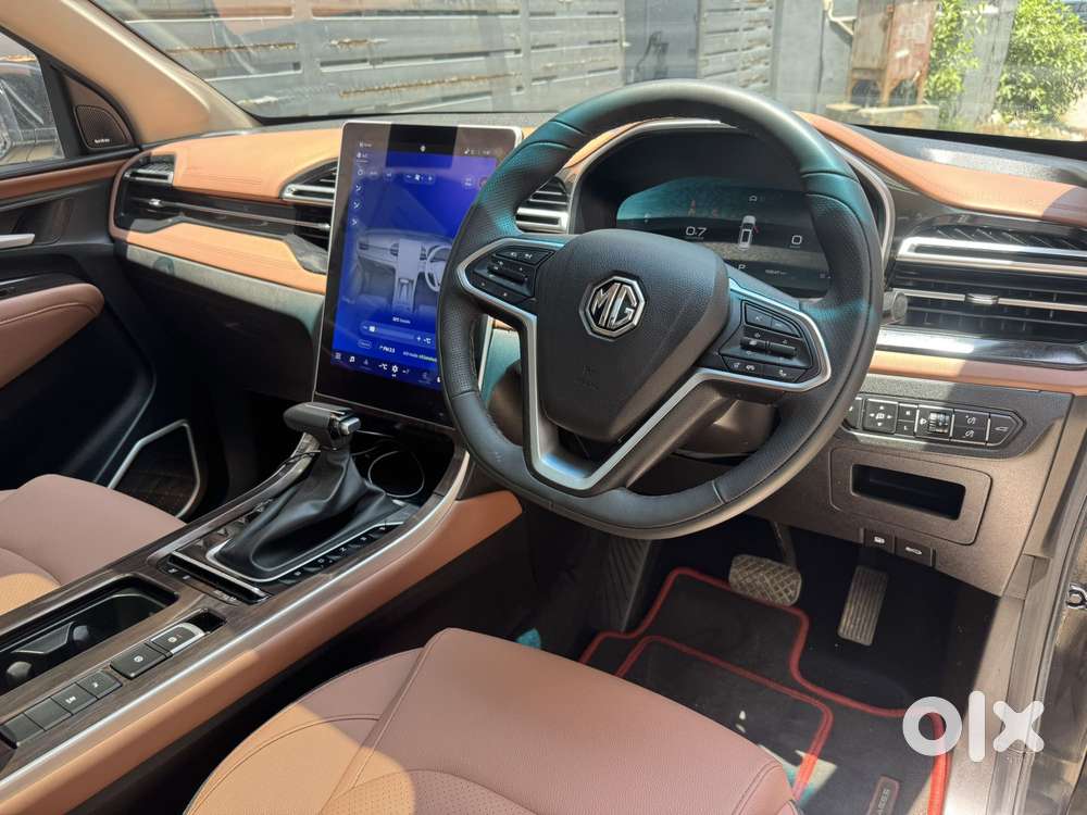 Mg Hector Plus Savvy Pro 1.5 Turbo Petrol Cvt 6 Str Dual Tone, 2025,..
