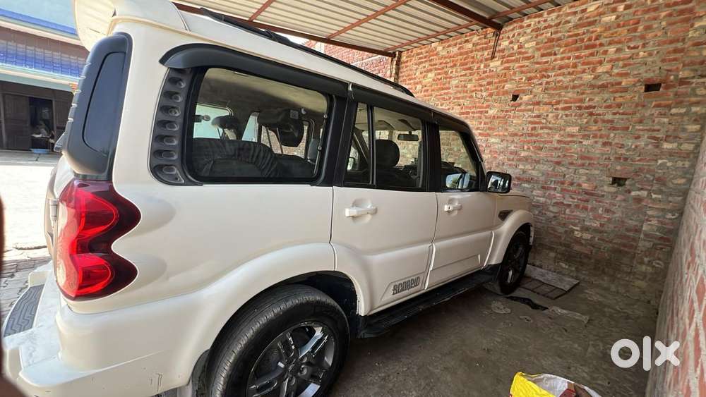 Mahindra Scorpio S8, 2015, Diesel