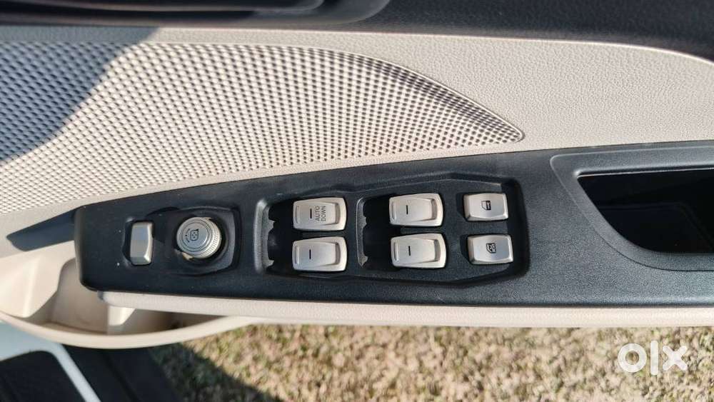 Mahindra Xuv300 1.2 W6 Amt Petrol, 2022, Petrol