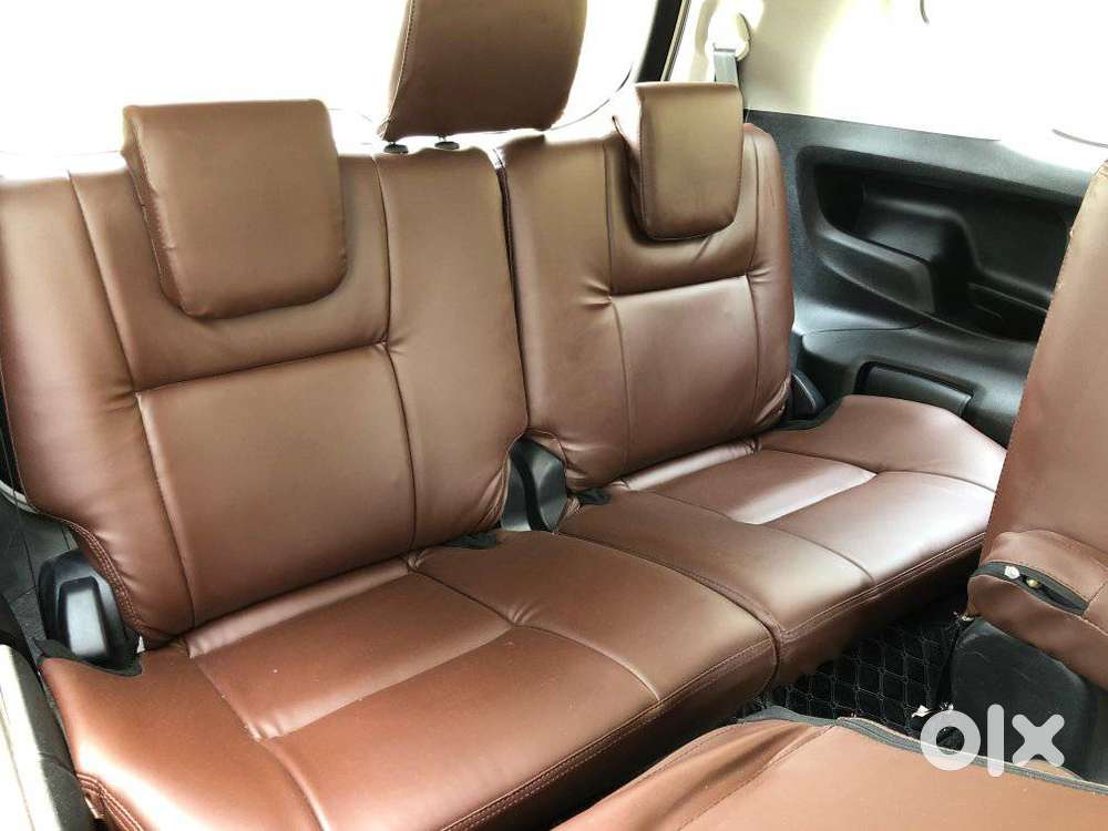 Toyota Innova Crysta 2.4 G Plus Mt 8 Str, 2025, Diesel