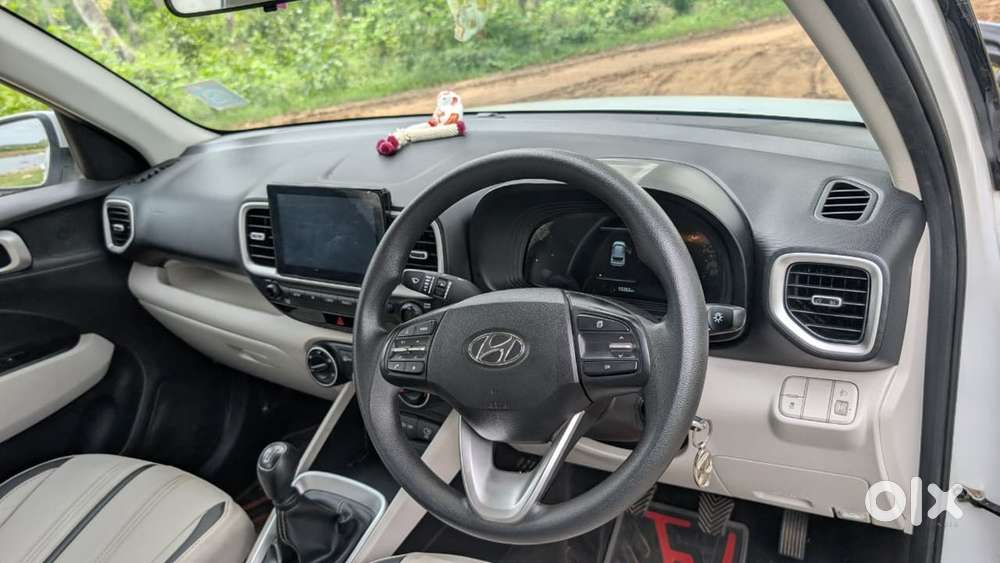 Hyundai Venue Petrol 2023