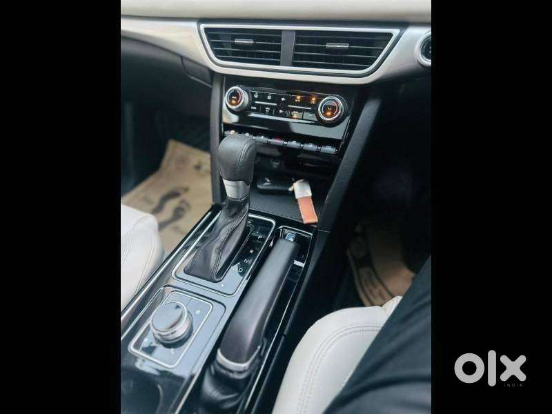 Mahindra Xuv700 2.2 Ax 7 Diesel At Str, 2024, Diesel