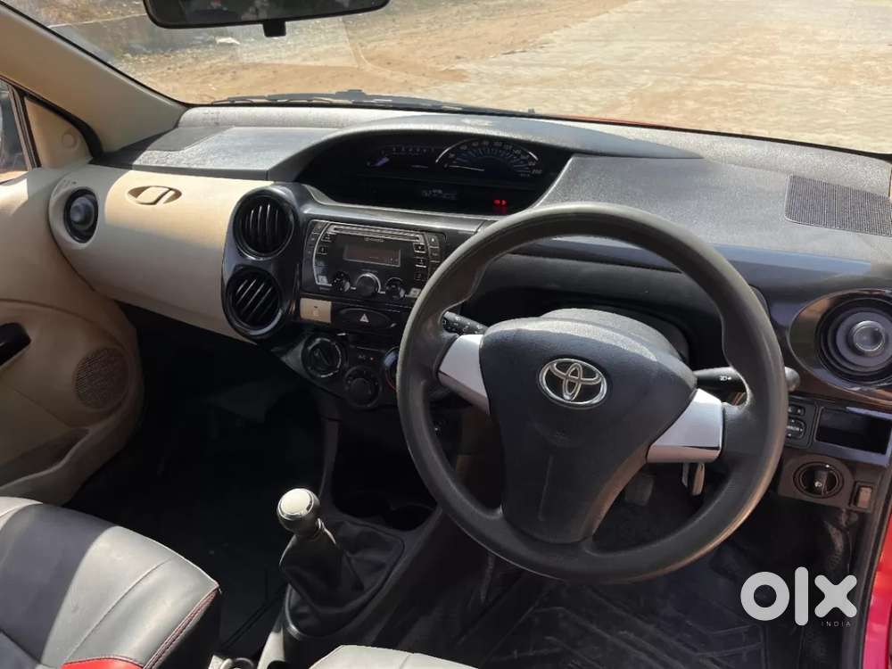 Toyota Etios Liva Vx Dual Tone, 2019, Petrol