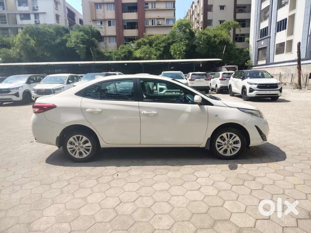 Toyota Yaris J Cvt, 2020, Petrol