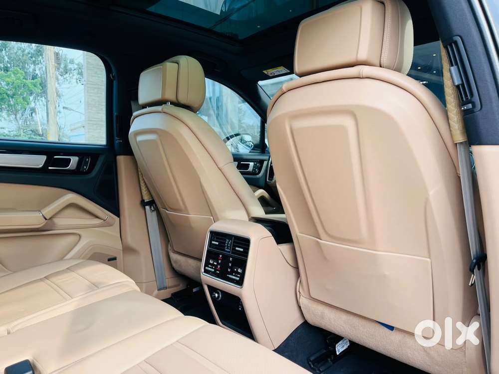 Porsche Cayenne Platinum Edition, 2023, Petrol