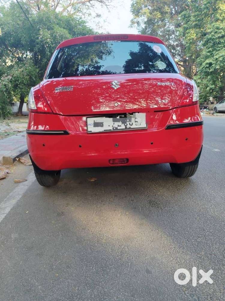 Maruti Suzuki Swift Vxi + Manual, 2017, Petrol