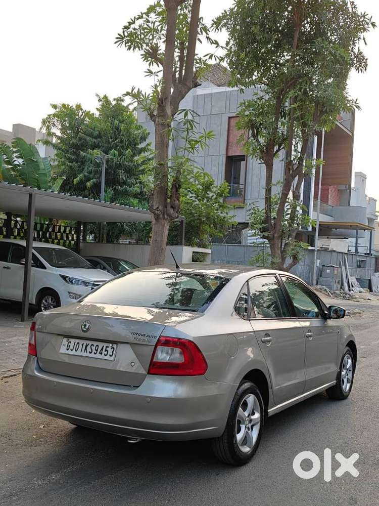 Skoda Rapid 1.5 Tdi At Elegance Plus Black Package, 2013, Petrol