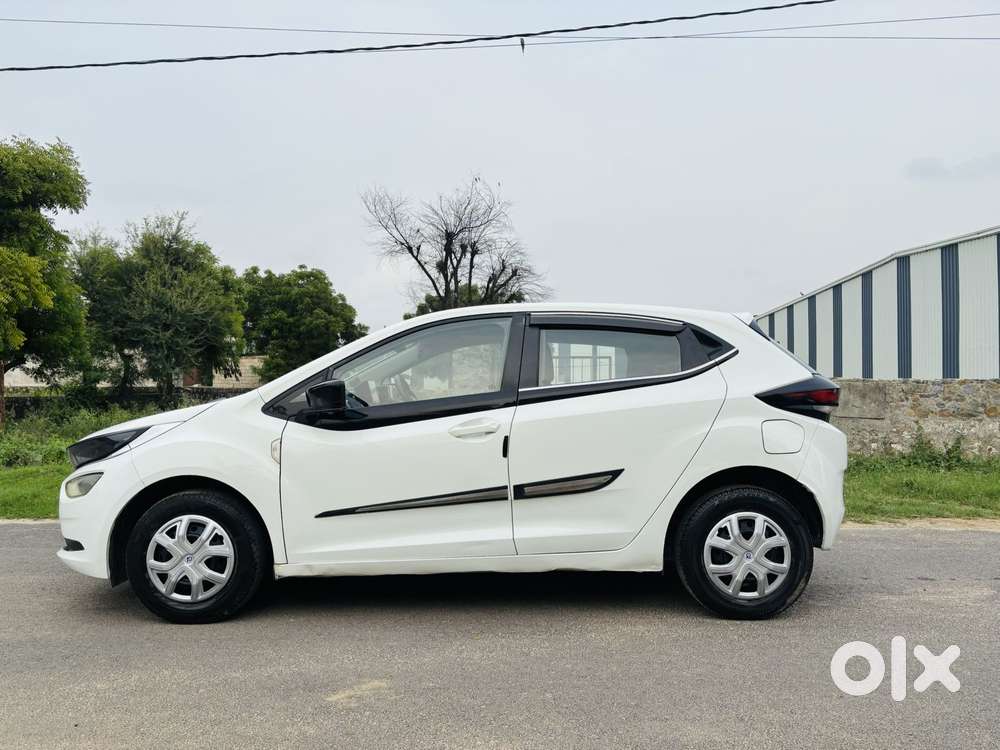 Tata Altroz 1.2 Xe, 2020, Cng & Hybrids