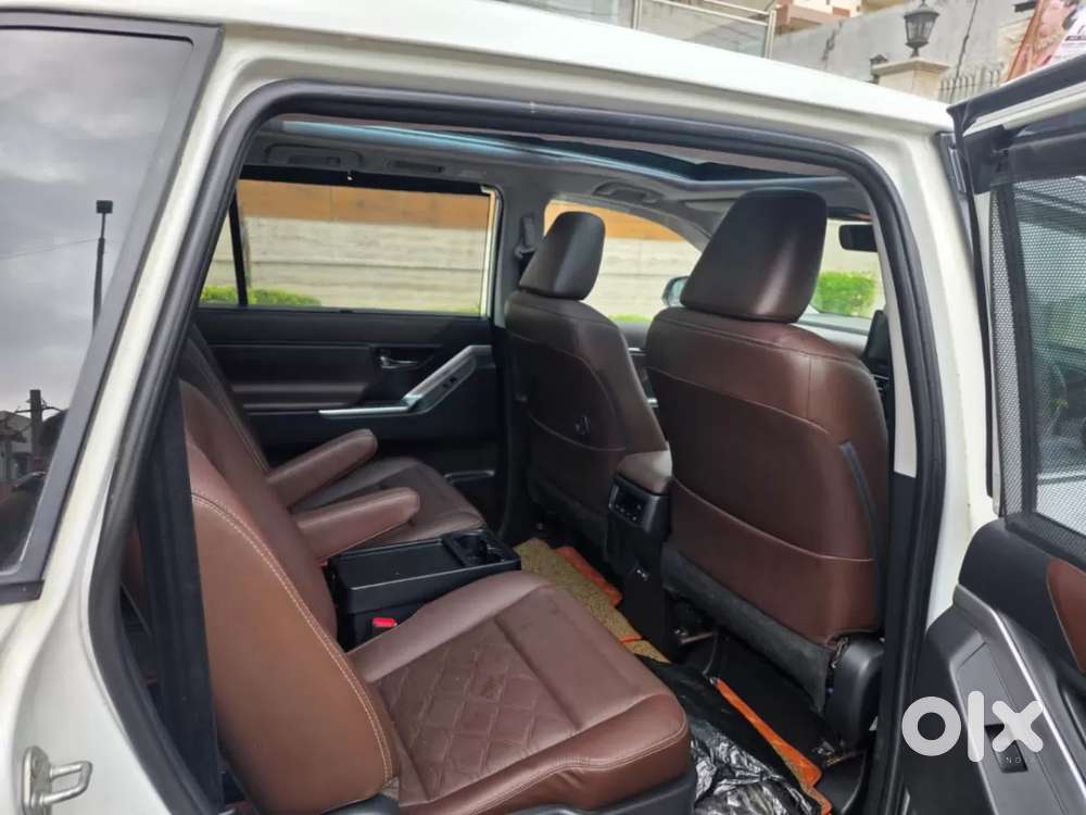 Toyota Innova Hycross 2.0 Zx Hybrid 7 Str, 2024, Petrol