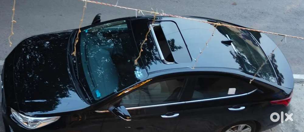 Hyundai Verna Sx O Sunroof  Push Start Black Colour 6 Air Dog