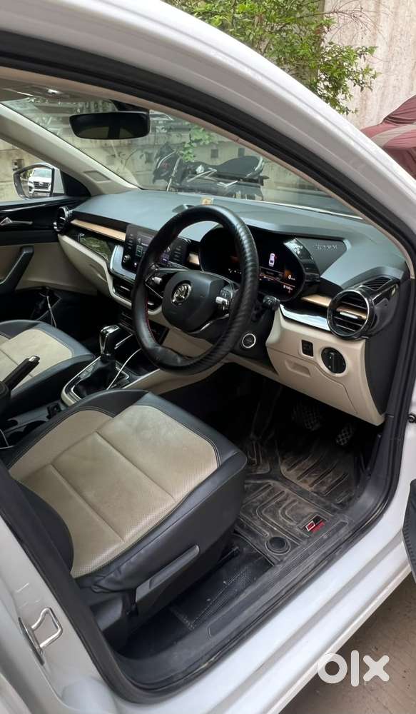 Skoda Slavia 1.5 Tsi Style At, 2023, Petrol