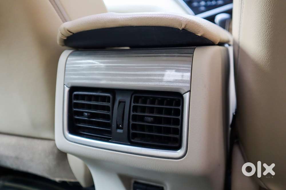 Toyota Camry Hybrid, 2019, Petrol