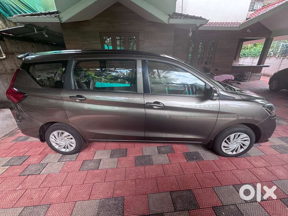 Maruti Suzuki Ertiga Smart Hybrid Vxi