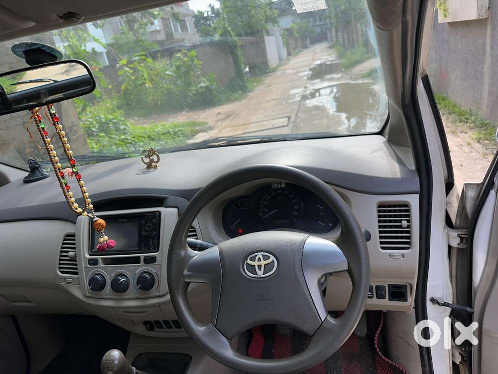 Toyota Innova 2.5 G (diesel) 7 Seater Bs Iv, 2014, Diesel