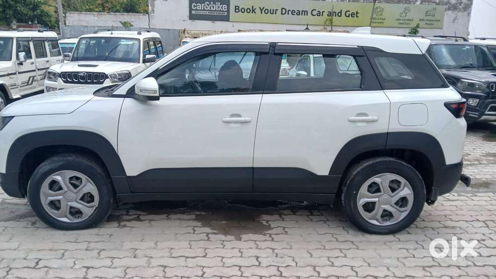 Maruti Suzuki Brezza 1.5 Lxi Smart Hybrid, 2023