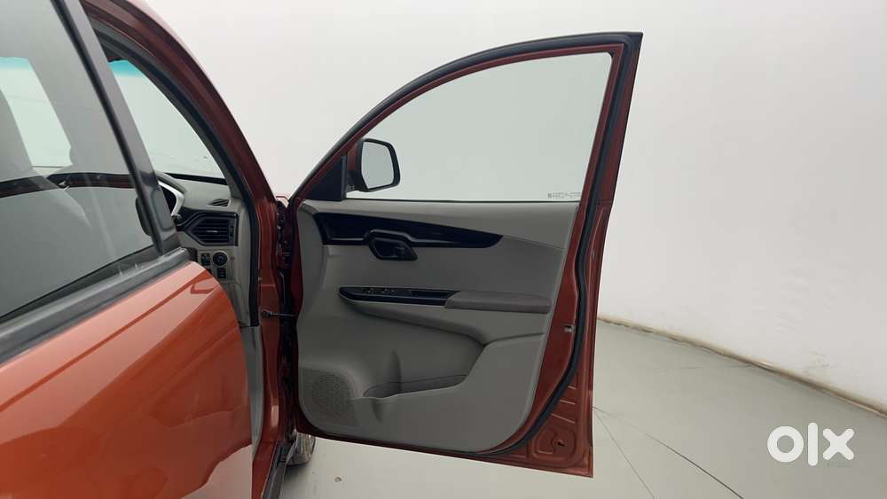 Mahindra Kuv100 Nxt 1.2 K8 Petrol 6 Str, 2017, Petrol
