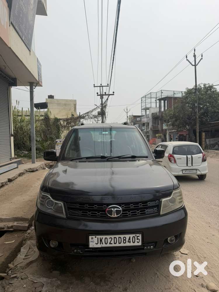 Tata Safari Storme 2014