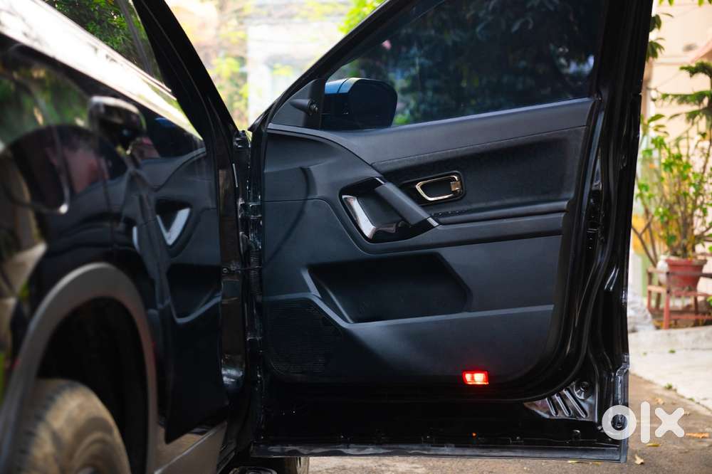 Tata Safari 2.0 Xz Plus Dark Edition, 2023, Diesel