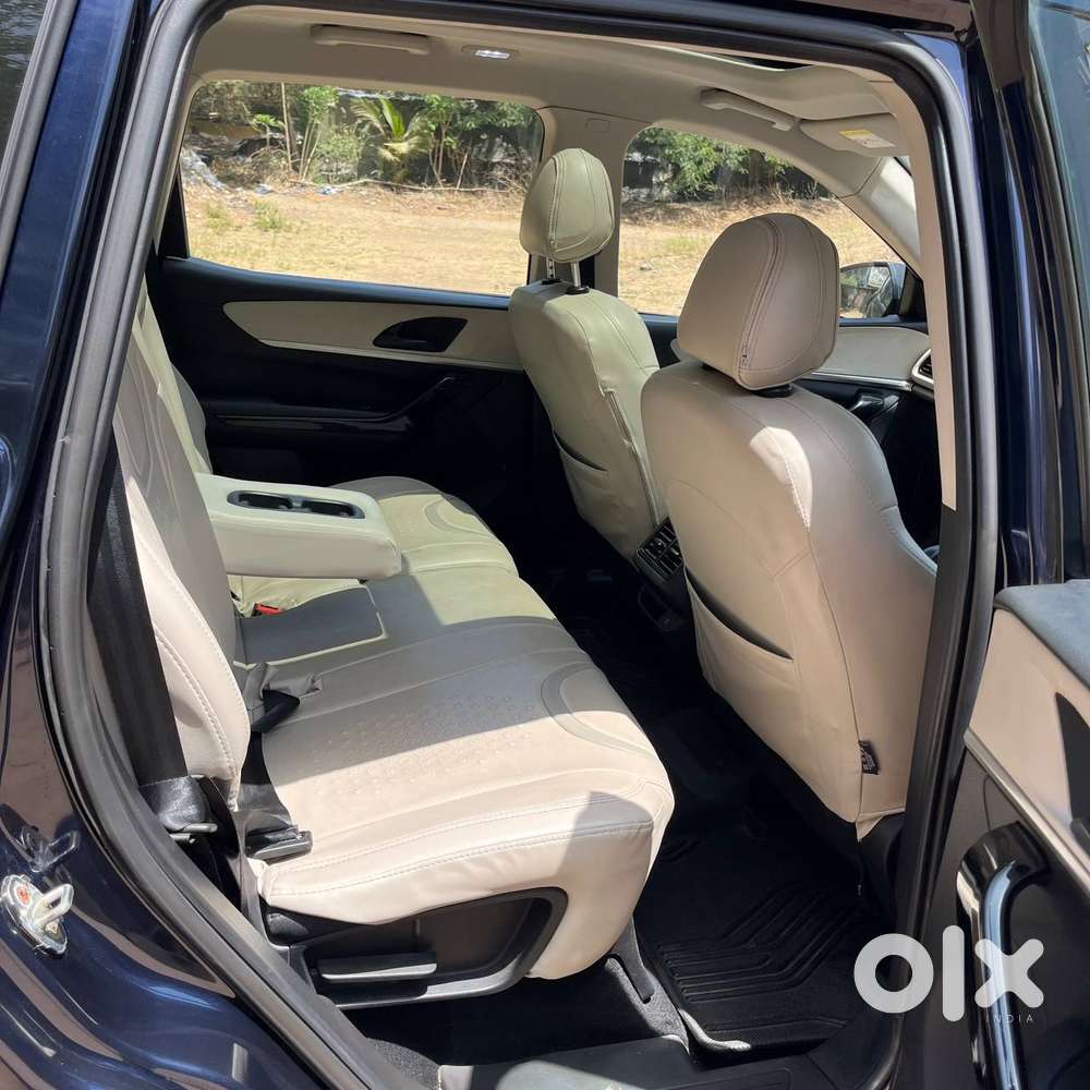 Mahindra Xuv700 2.2 Ax 5 Diesel At 7 Str, 2022, Diesel