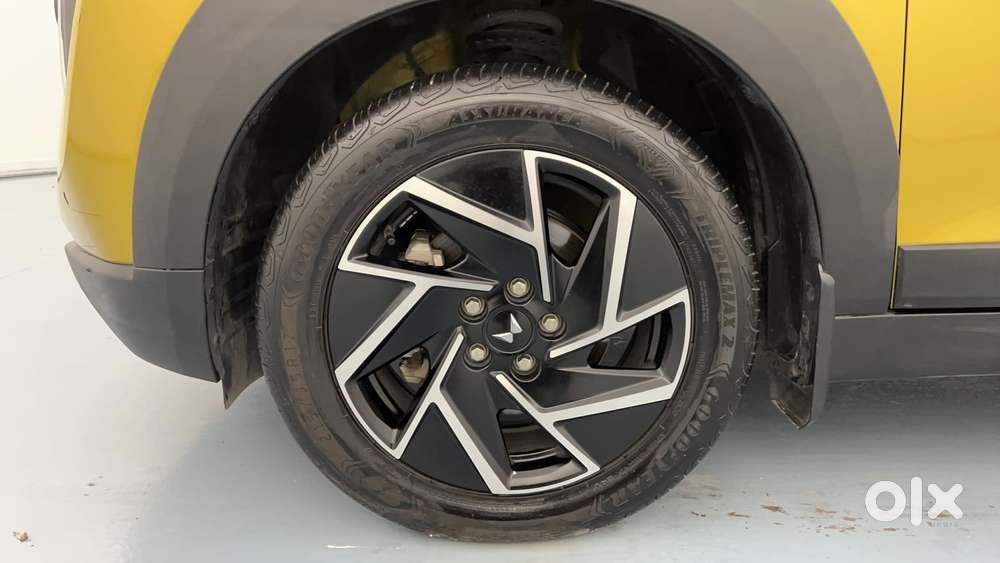 Mahindra Xuv 3xo Ax7l 1.2 Petrol At (pg), 2024, Petrol