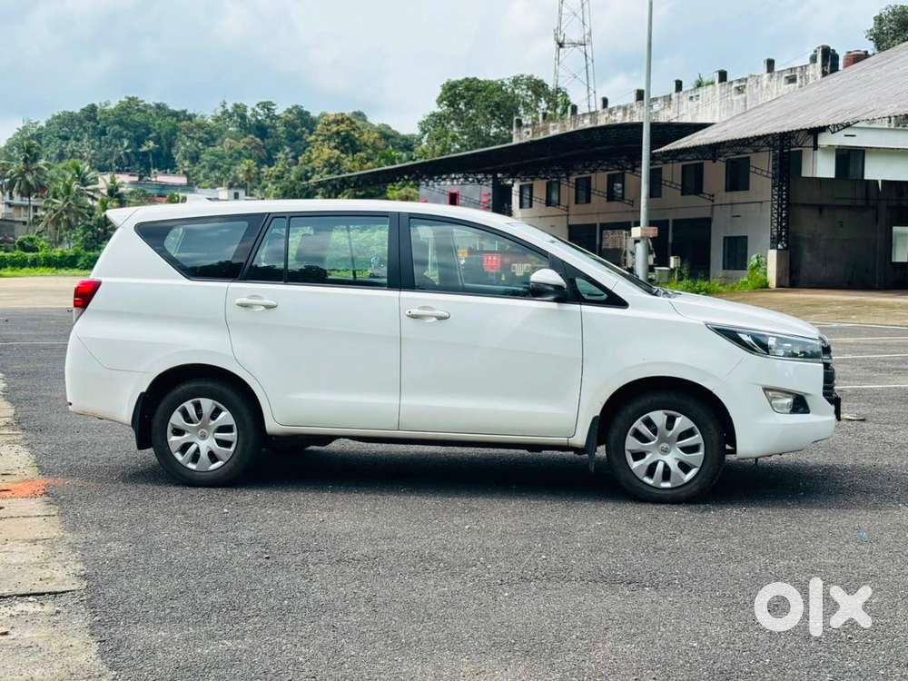 Toyota Innova Crysta 2.4 G Mt, 2022, Diesel