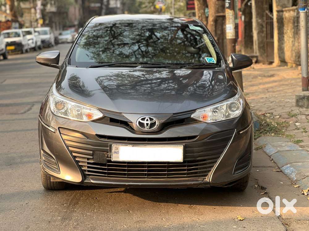 Toyota Yaris J Cvt, 2018, Petrol