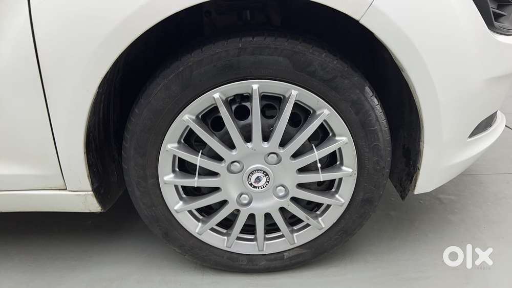 Tata Altroz 1.2 Xm Plus, 2023, Petrol