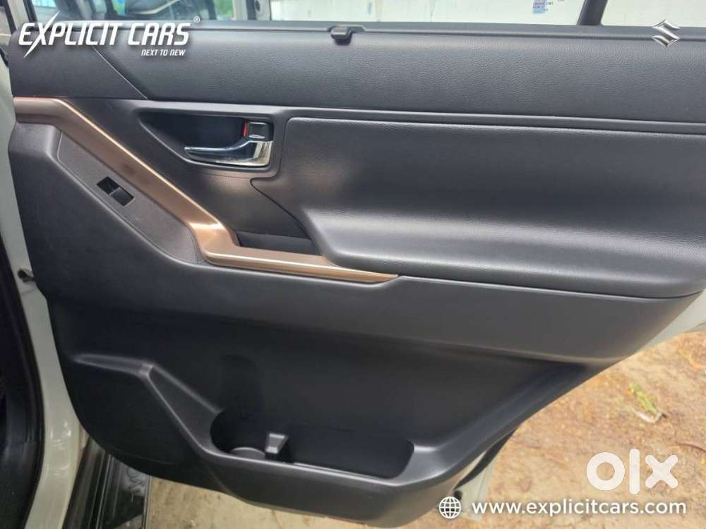 Maruti Suzuki Invicto Zeta Plus 8str, 2023, Petrol