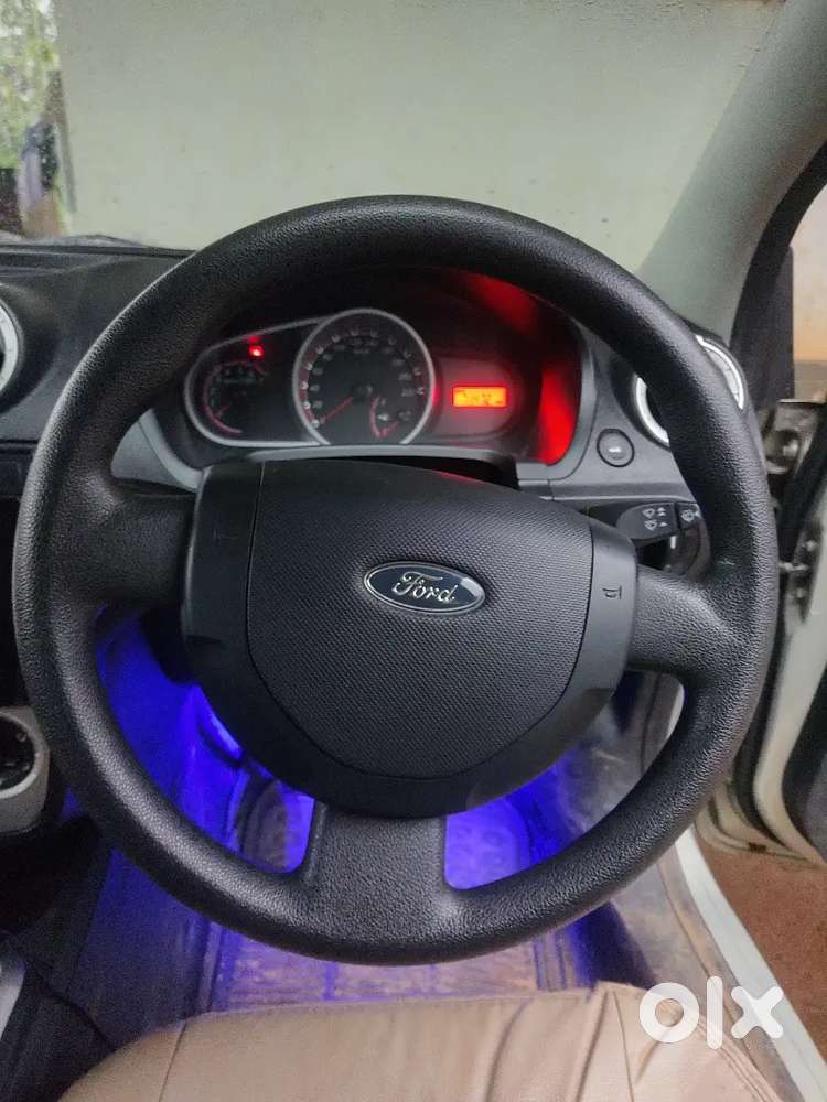 Ford Figo 1.2 Trend Petrol 2012