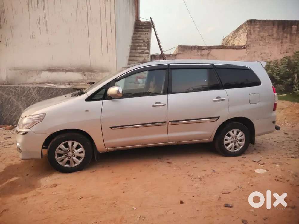 Toyota Innova 2011