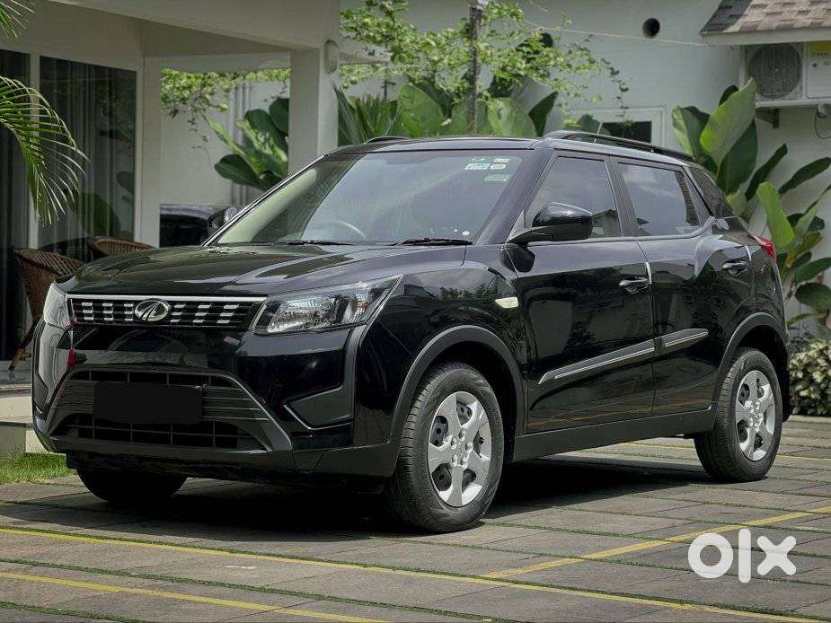 Mahindra Xuv300 W6, 2022, Petrol