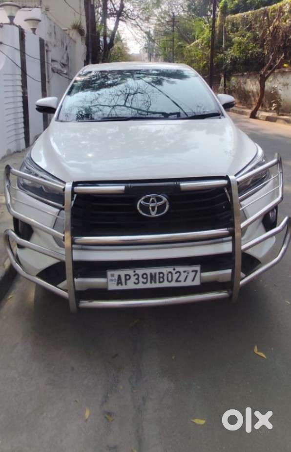 Toyota Innova Crysta 2.4 G Plus Mt 8 Str, 2022, Diesel