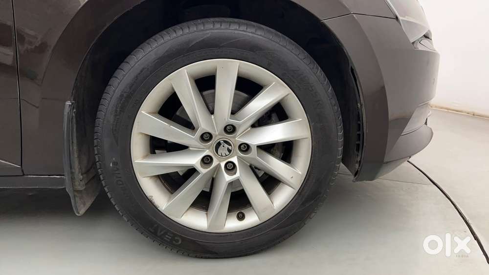 Skoda Superb Lk 1.8 Tsi At, 2016, Petrol