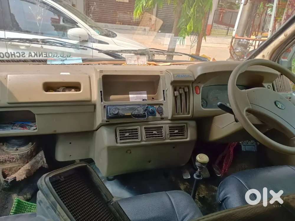 Tata Winger 13 Seater Ac