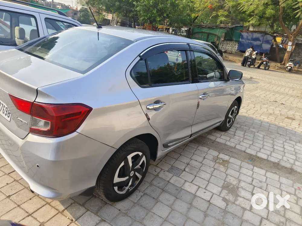 810000 Gadi Mein Koi Bhi Kam Nahin Hai