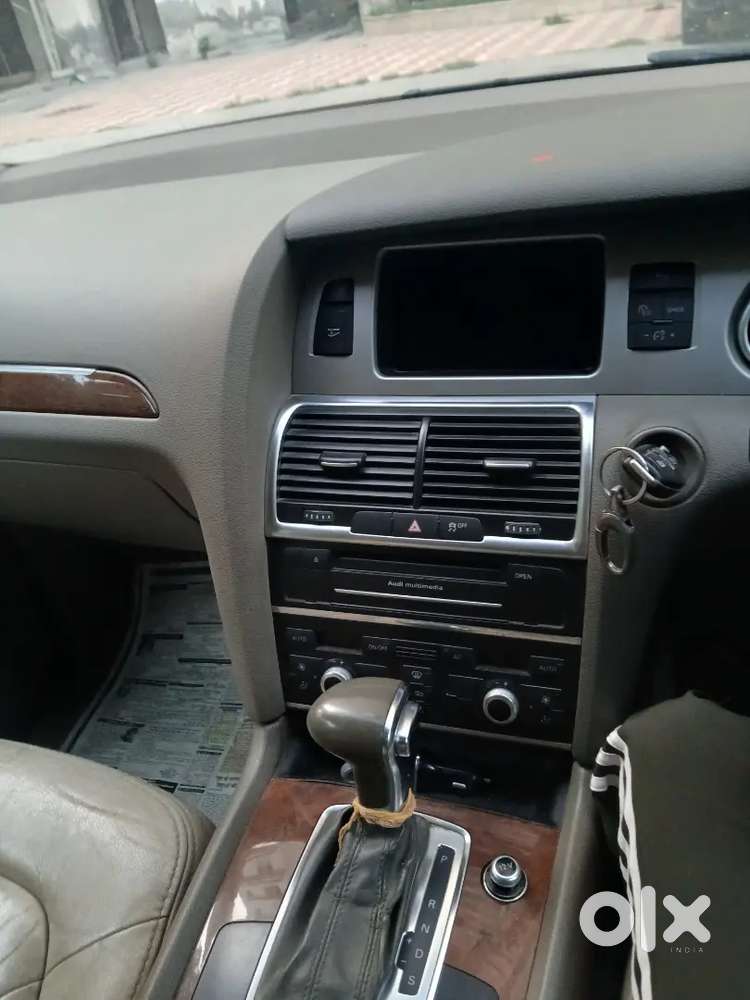 Car Audi Q7